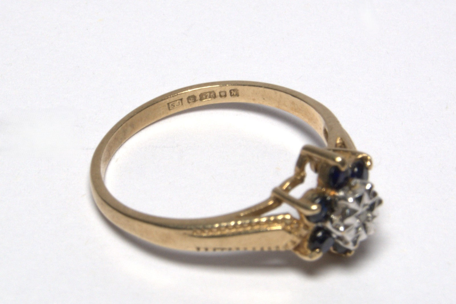 9ct Yellow Gold Diamond & Sapphire Ring - Size J - 1.38g