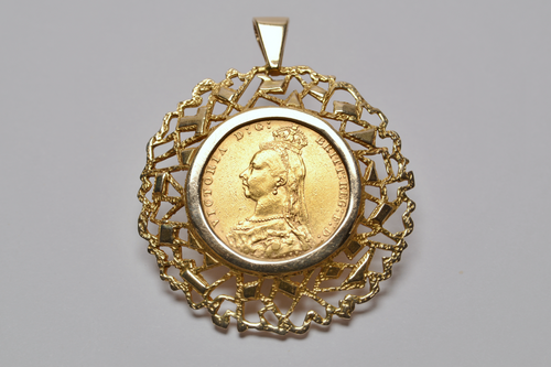 1890 Gold Full Sovereign 9ct Pendant - 13.52g