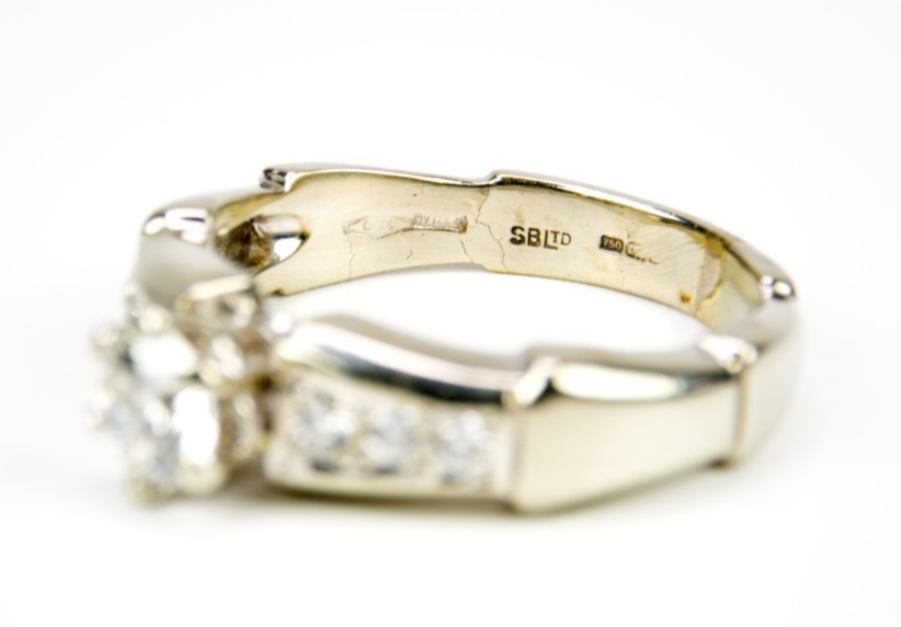 18ct White Gold & Diamond Ring - Size O - 0.70ct - 6.61g