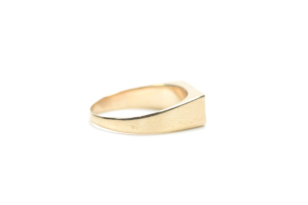 9ct Yellow Gold & Red Garnet Ring - Size P - 4.16g