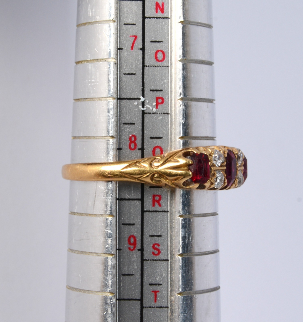 18ct Yellow Gold Ruby & Diamond Ring - 2.72g - Size Q
