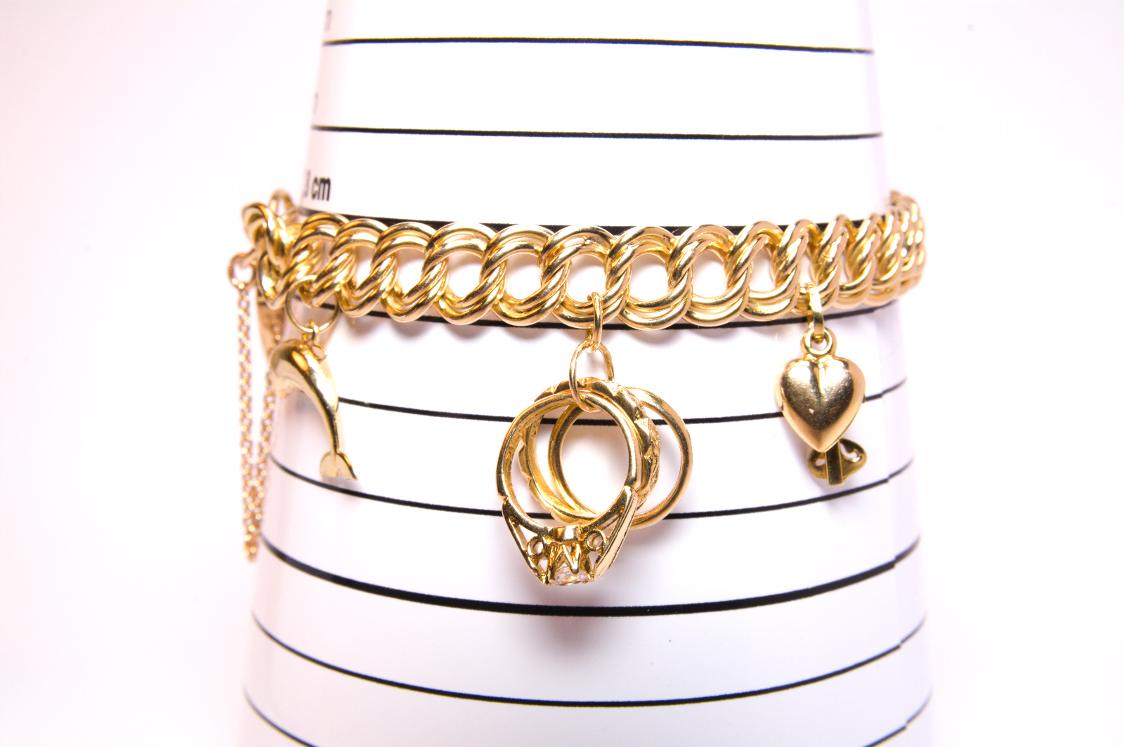 9ct Yellow Gold Charm Bracelet - loaded - 7¹/⁴ In - 26.81g