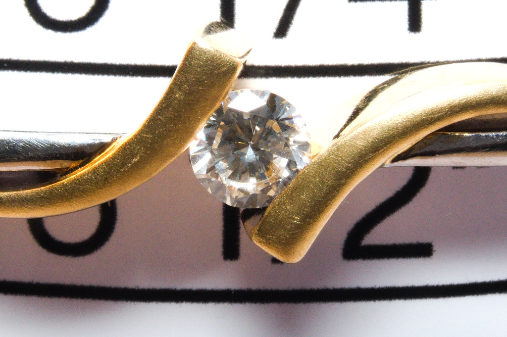 18ct Yellow & White Gold Bracelet - 0.19ct - 6¹/² In  - 16.56 g