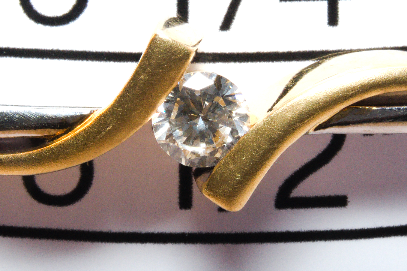18ct Yellow & White Gold Bracelet - 0.19ct - 6¹/² In  - 16.56 g