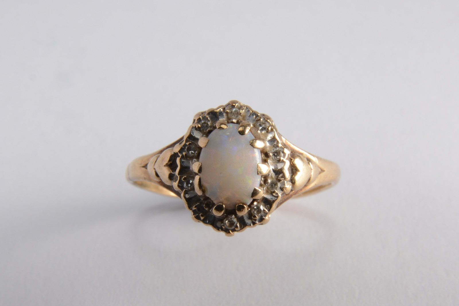 9ct Yellow Gold - Opal & Diamond Vintage Ring - Size N - 1.77g