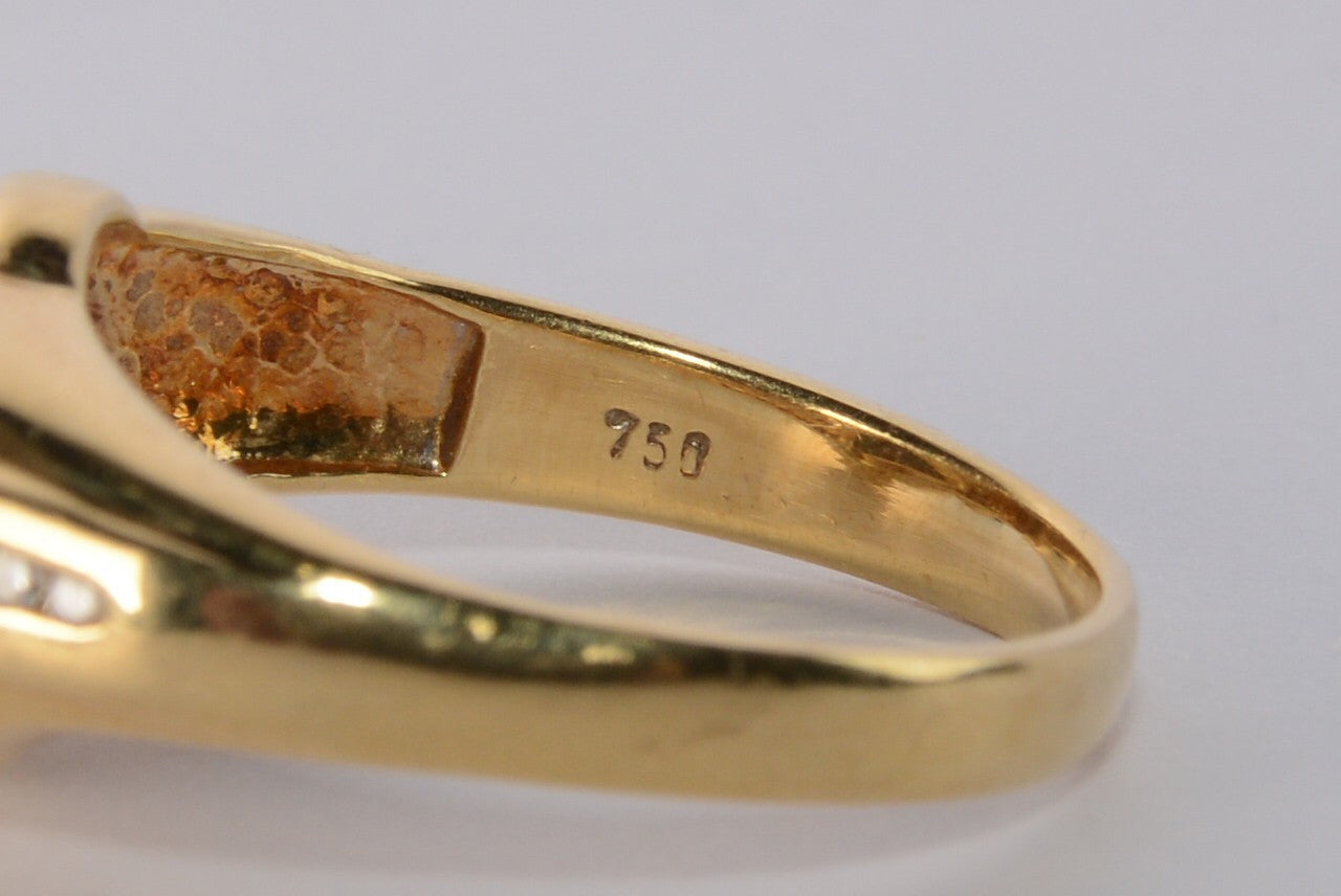 18ct Yellow Gold - Diamond & Australian Opal Ring - Size P - 5.19g