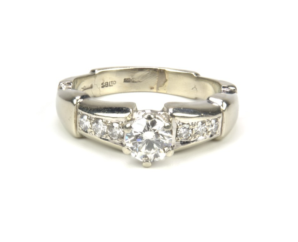 18ct White Gold & Diamond Ring - Size O - 0.70ct - 6.61g