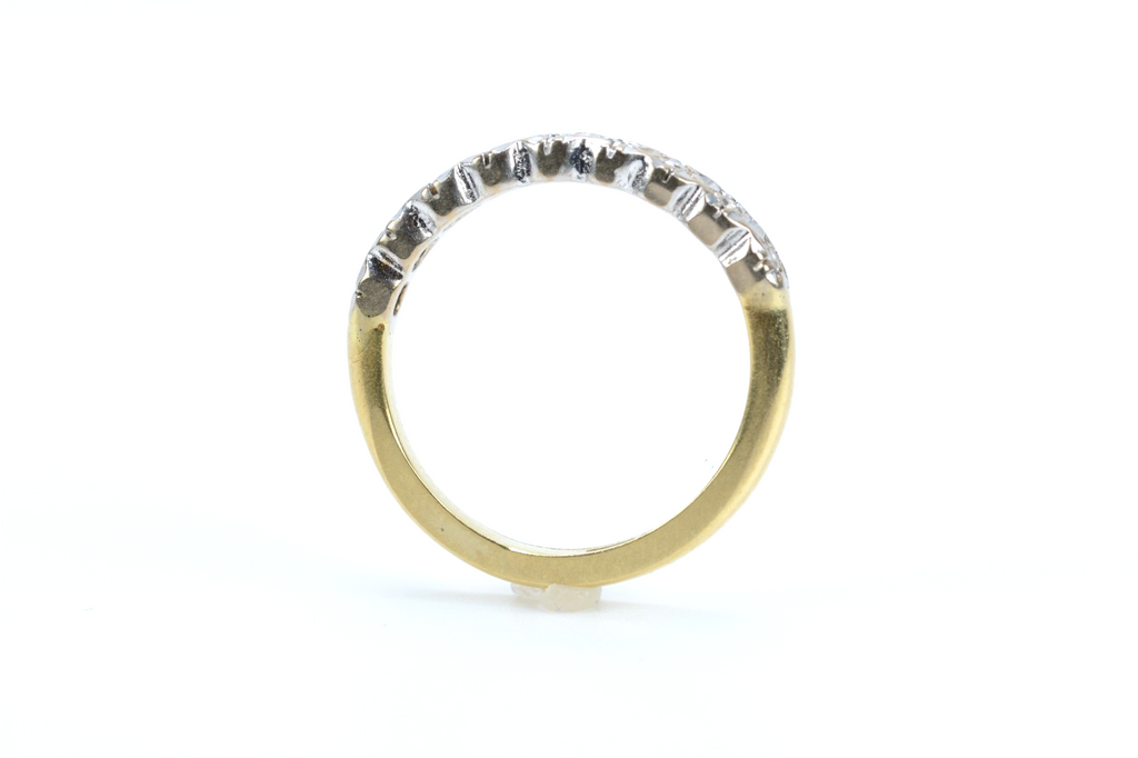 18ct Yellow Gold & Diamond Band Ring - Size J - 3.23g
