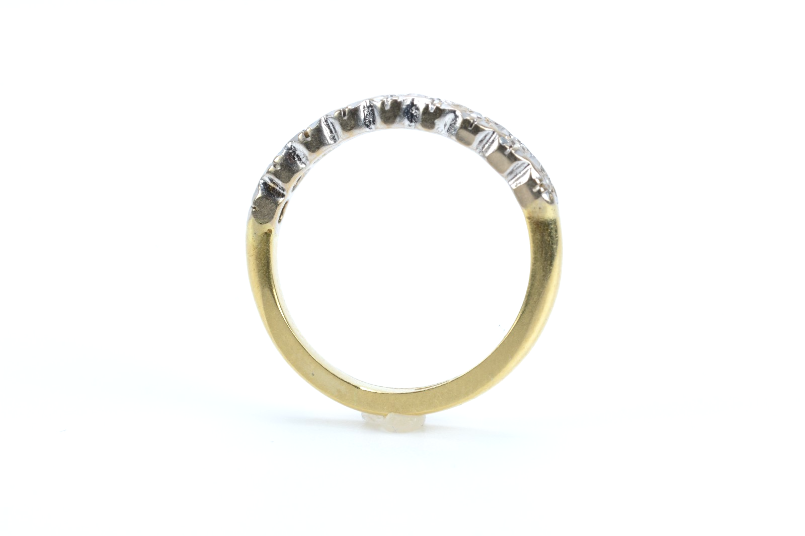 18ct Yellow Gold & Diamond Band Ring - Size J - 3.23g