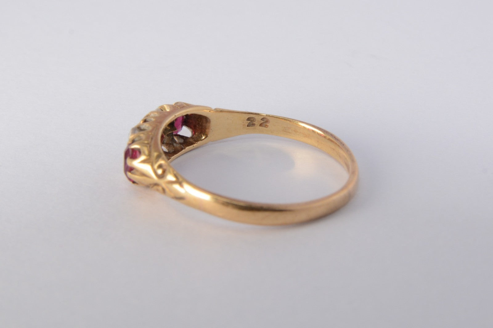 18ct Yellow Gold Ruby & Diamond Ring - 2.72g - Size Q