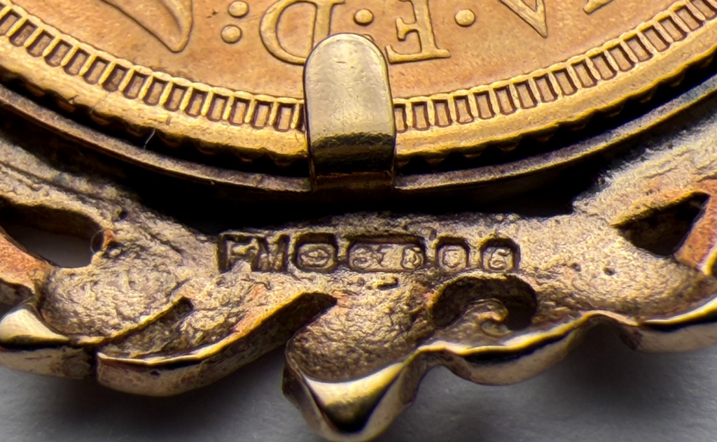 1976 Gold Full Sovereign 9ct Pendant - 11.46g