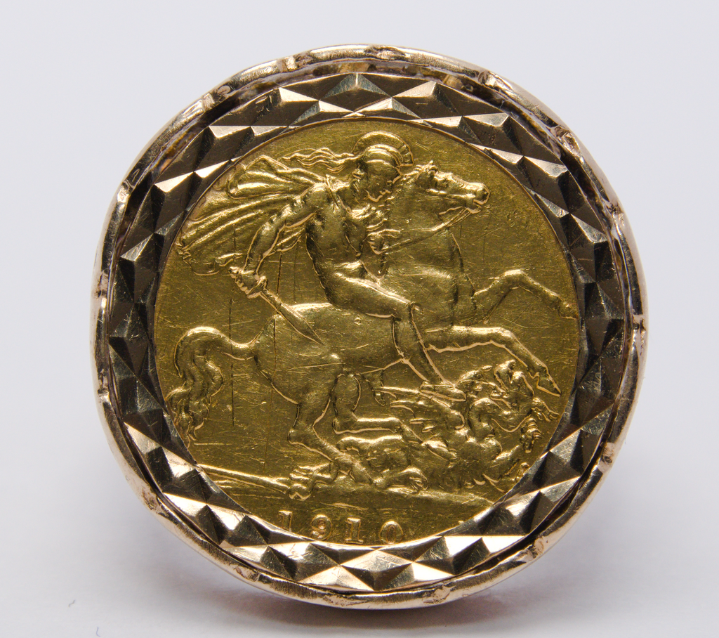 1910 Gold Half Sovereign & 9ct Ring Mount - Size O - 7.67g