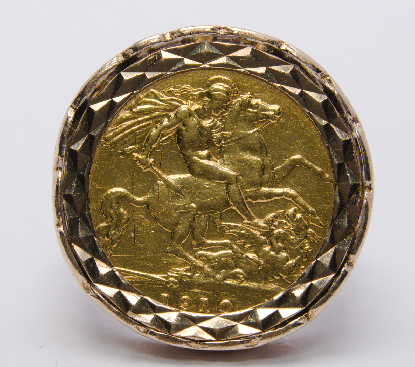 1910 Gold Half Sovereign & 9ct Ring Mount - Size O - 7.67g