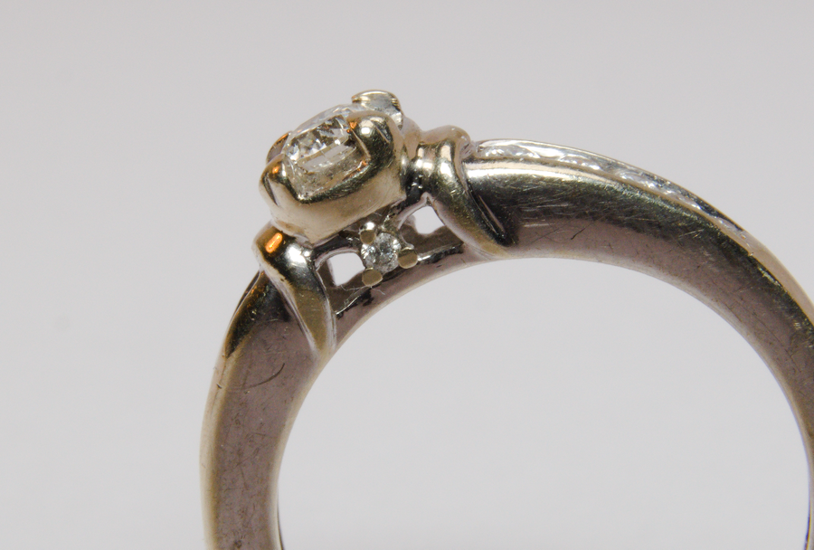 9ct White Gold Diamond Ring - Size O - 0.40ct - 3.13g