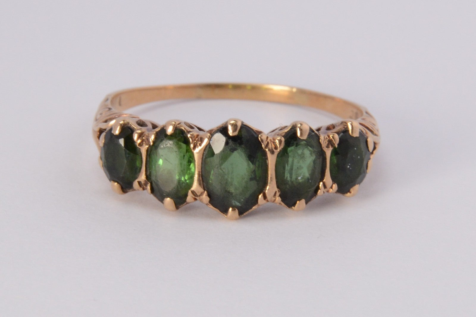 9ct Yellow Gold & Aventurine Ring - Size V - 3.3g