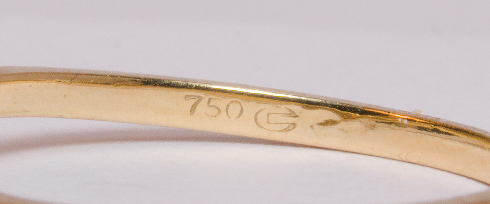18ct Yellow Gold & Diamond Ring - Size M¹/² - 1.74g