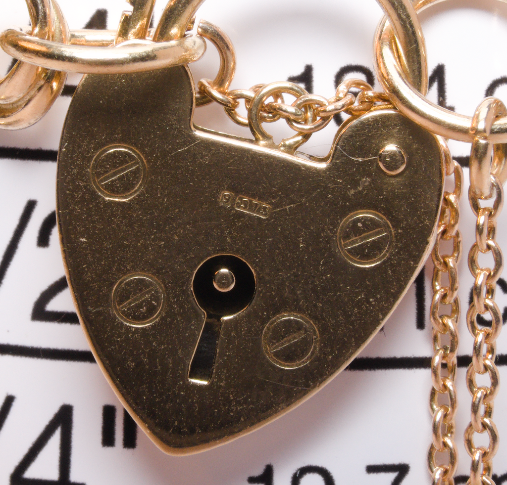9ct Yellow Gold Charm Bracelet - loaded - 7¹/⁴ In - 26.81g