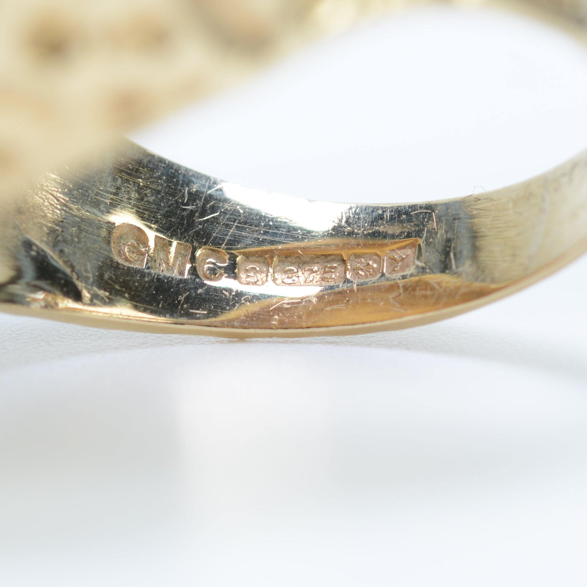1967 Gold Full Sovereign Ring 9ct Mount Size - S1/2 - 14.5 Grams