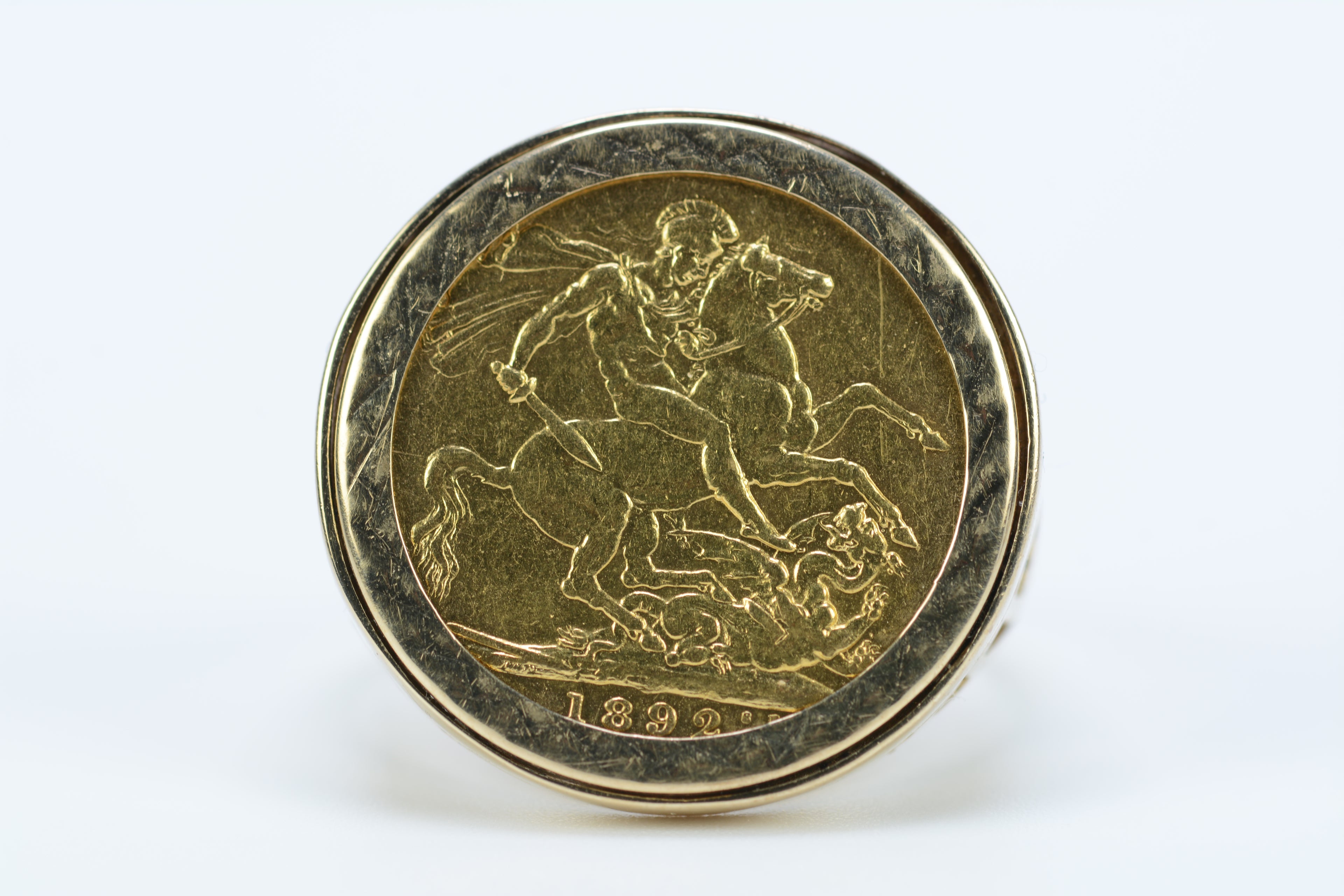 1892 Gold Full Sovereign Ring 9ct Mount - Size X - 13.23g