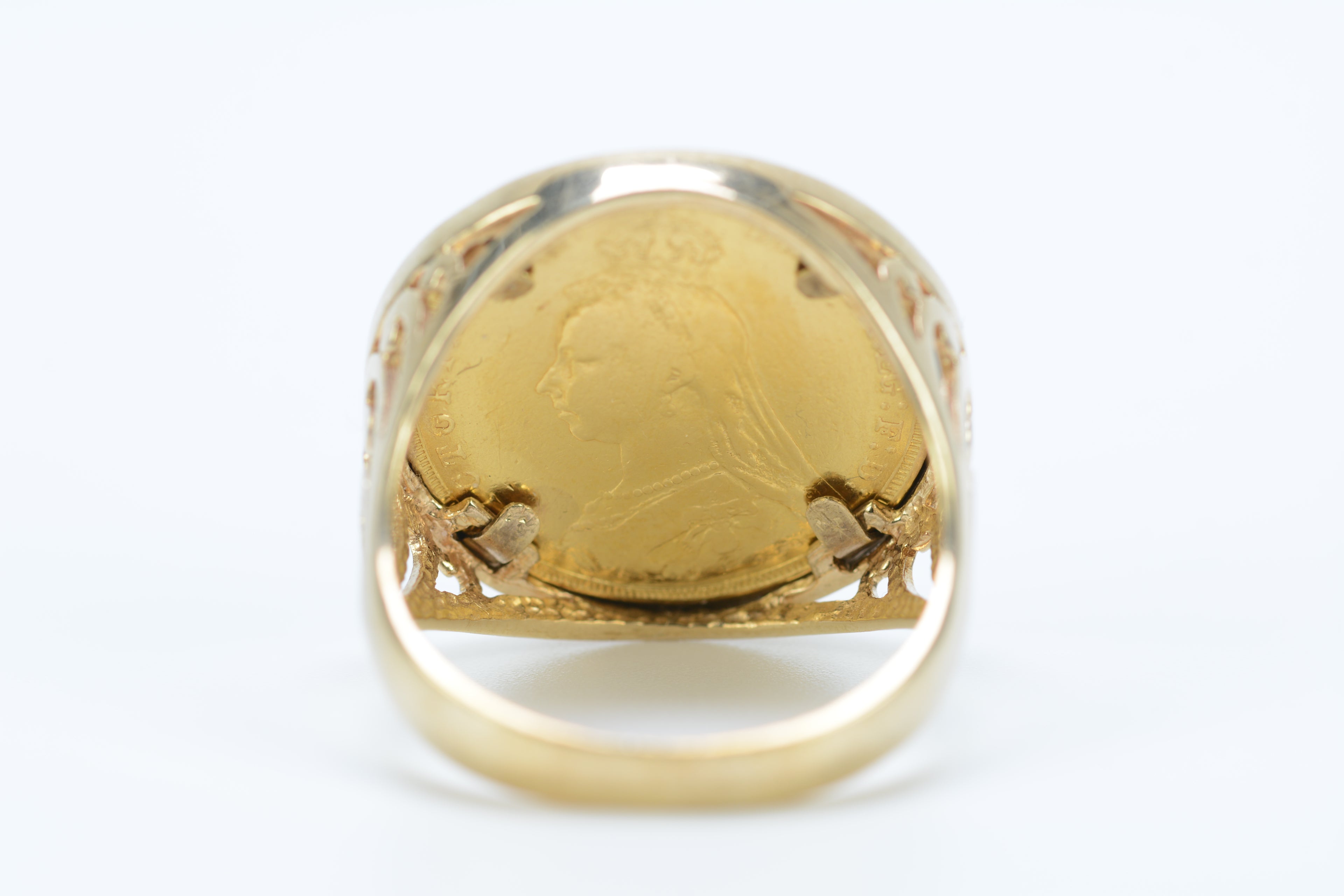 1892 Gold Full Sovereign Ring 9ct Mount - Size X - 13.23g