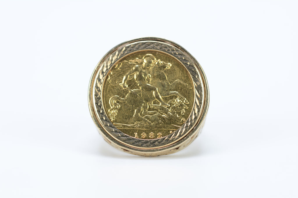 1982 Gold Half Sovereign Ring 9ct Mount Size M 1/2 8.1 Grams