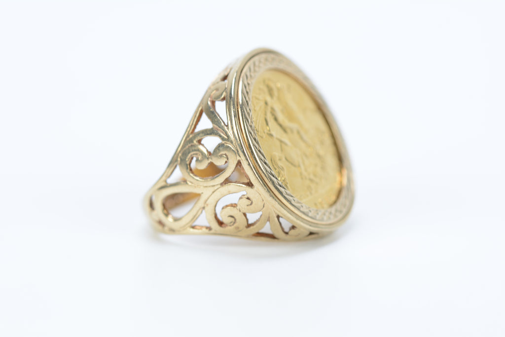1982 Gold Half Sovereign Ring 9ct Mount Size M 1/2 8.1 Grams