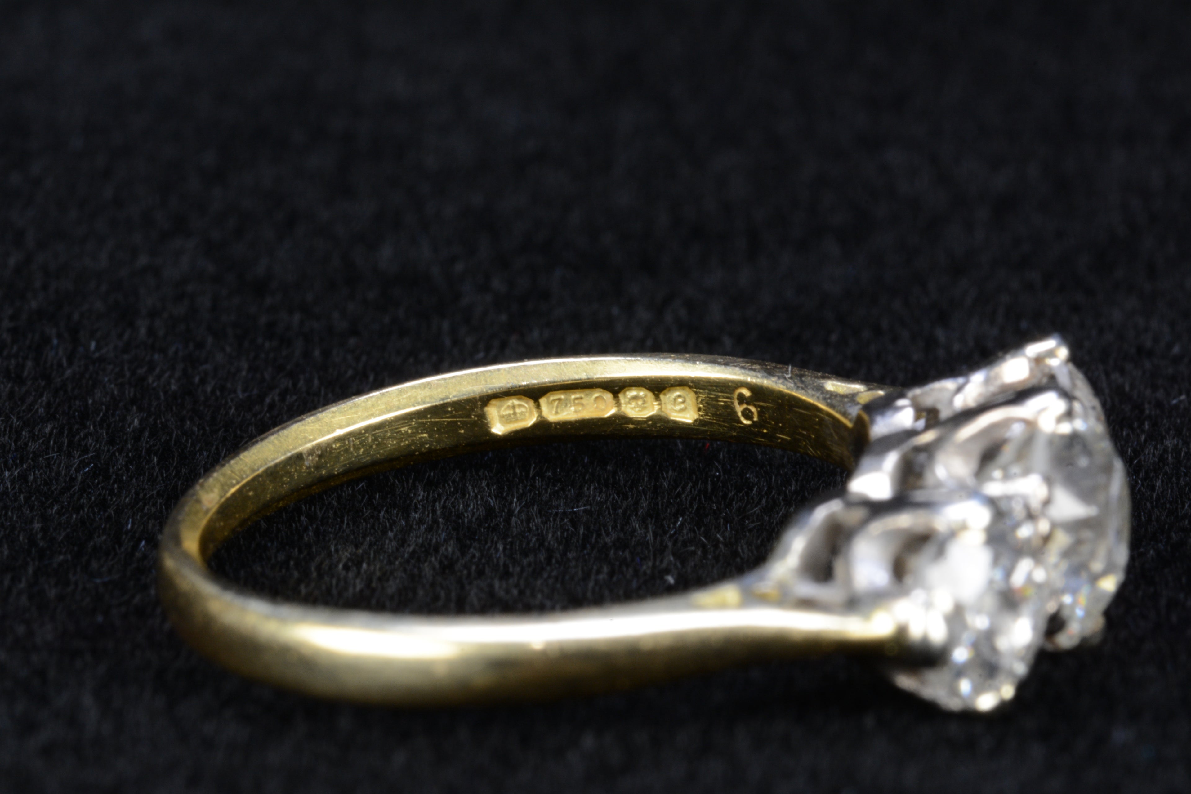 18ct Yellow & White Gold Diamond Ring - Size N - 1.9ct - 3.95g